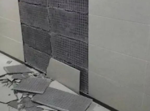 路南瓷砖空鼓维修公司分享下路南墙砖松动维修的知识